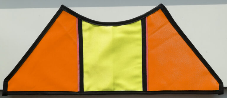 Neon-orange/neon-gul. Kantet. (195,-)
